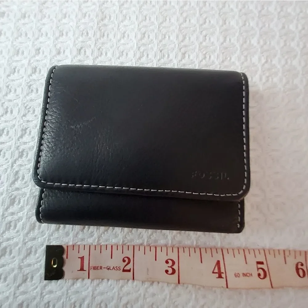 Fossil soft black